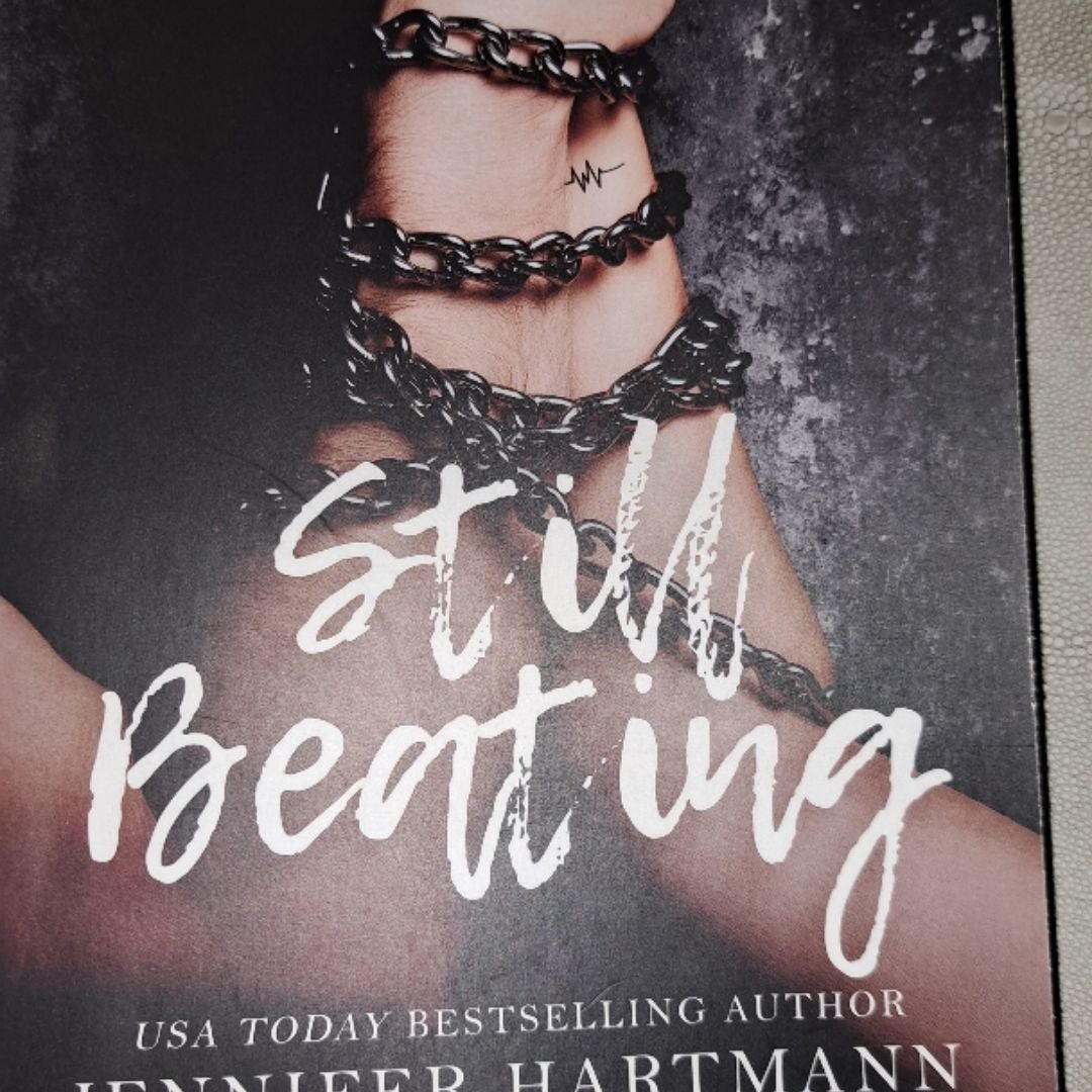 Still Beating by Jennifer Hartmann , Paperback Pangobooks
