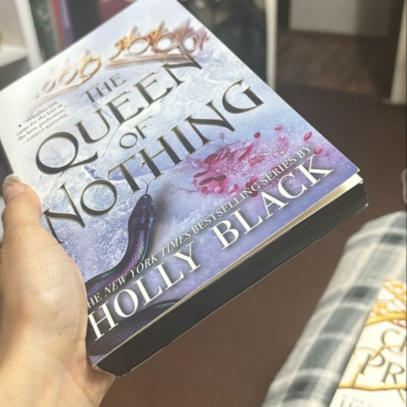 The Queen of Nothing (Gold and black sprayed edges) 