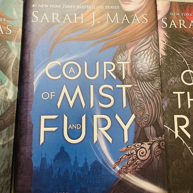 A Court of Thorns and Roses Hardcover Set 