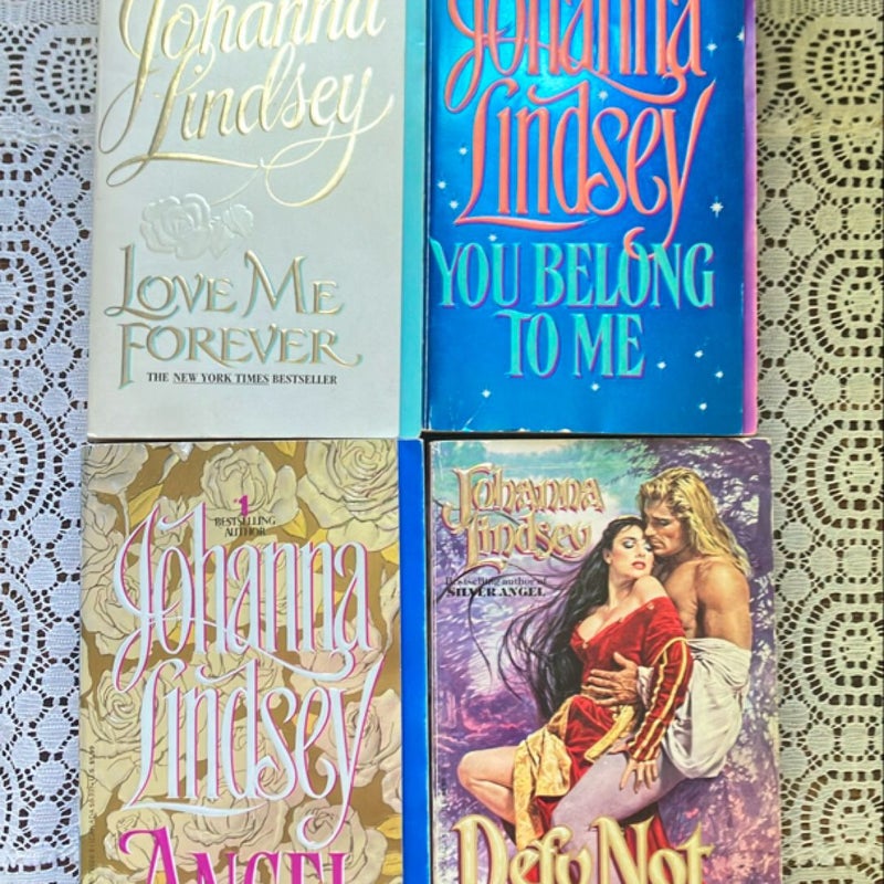 Johanna Lindsey lot 