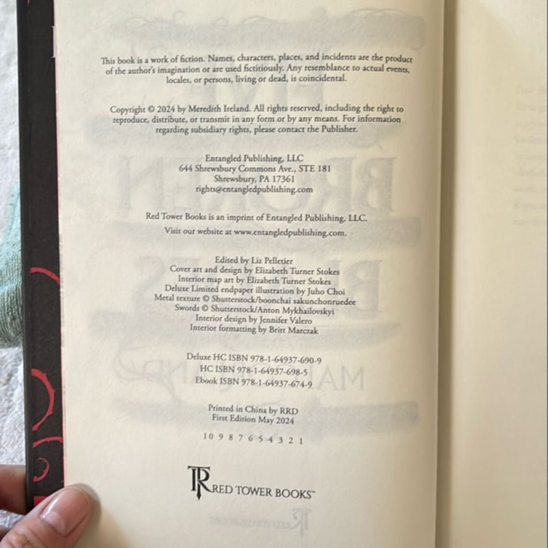 Five Broken Blades (Deluxe Limited Edition)