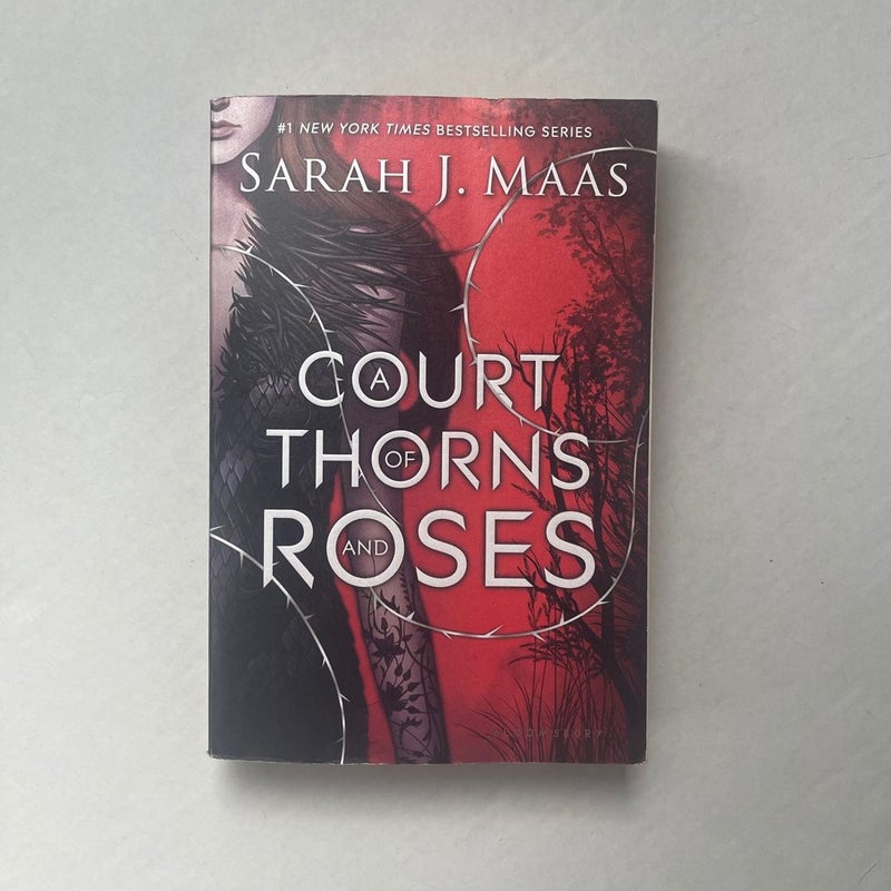 A Court of Thorns and Roses by Sarah J. Maas, Paperback