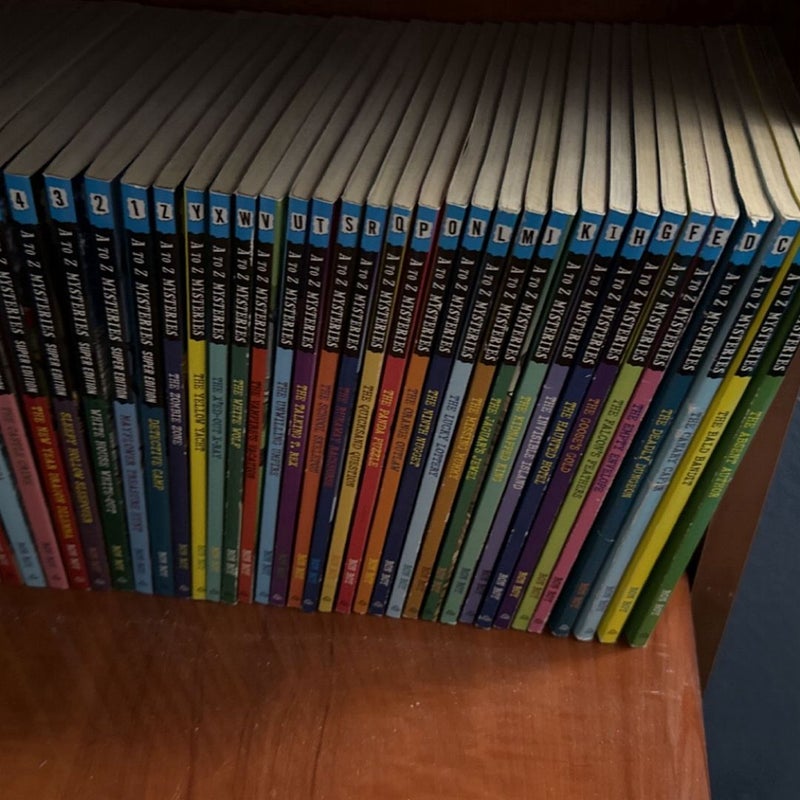 All of A to Z Mysteries books including the 10 super edition books 