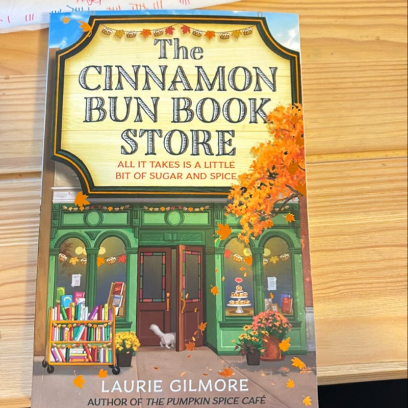 The Cinnamon Bun Book Store (Dream Harbor, Book 2)