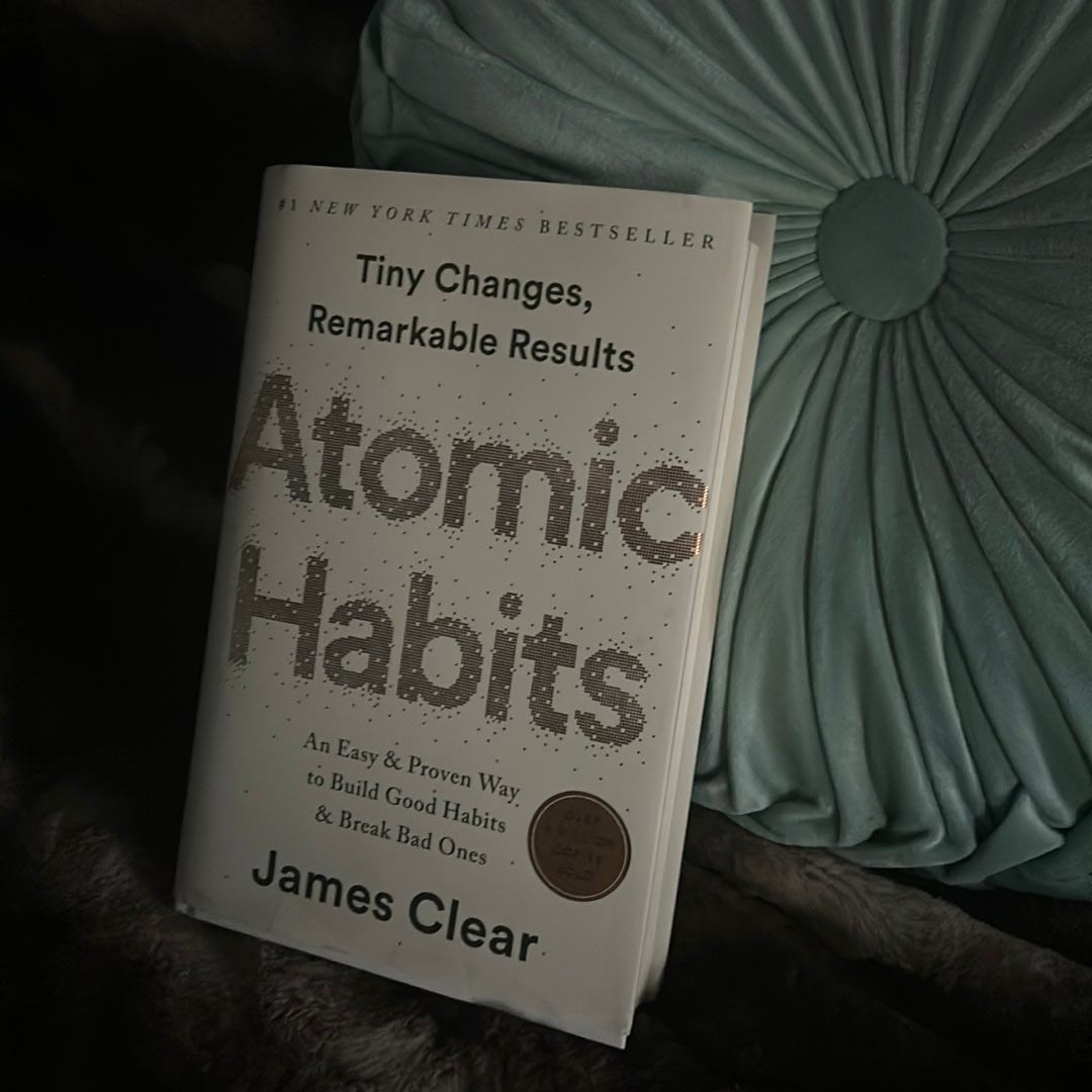 Atomic Habits: An Easy & Proven Way to Build Good Habits & Break Bad Ones:  Clear, James: 9780735211292: : Books