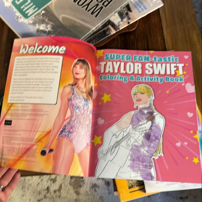 SUPER FAN-Tastic Taylor Swift Coloring and Activity Book