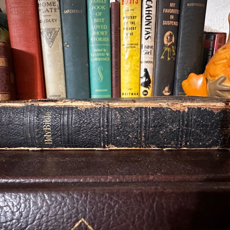 Holy bible 1804 Antique Clasp Hard Cover Book