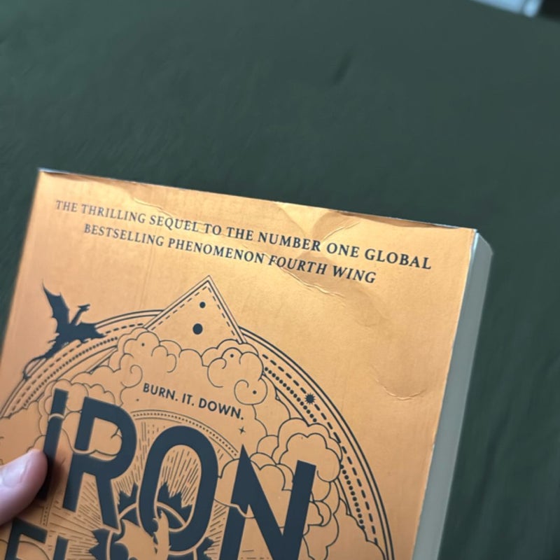 Fourth Wing & Iron Flame UK editions
