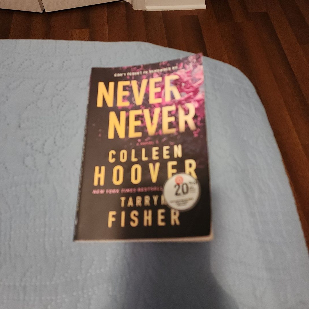 Never Never: Hoover, Colleen, Fisher, Tarryn: 9781506107158: :  Books