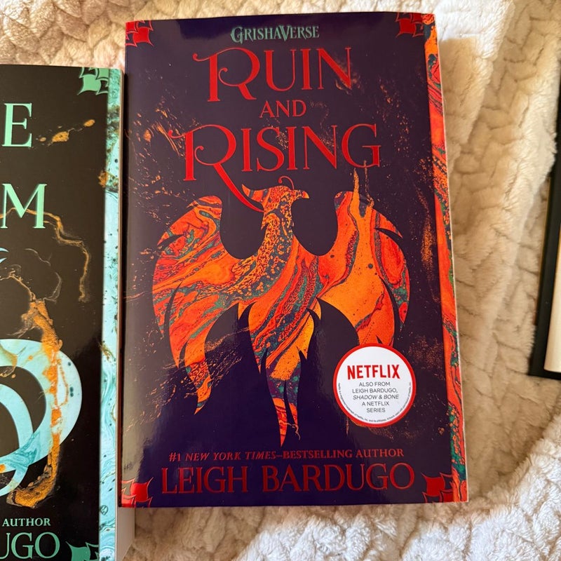 The Shadow and Bone Trilogy Boxed Set