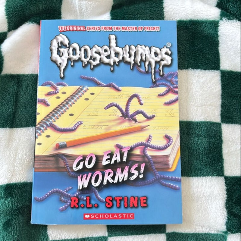 Go Eat Worms! (Classic Goosebumps #38)