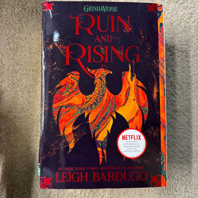 The Shadow and Bone Trilogy Boxed Set