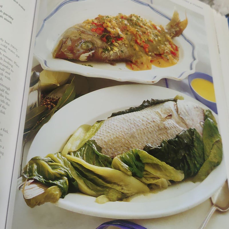Essential Cookbook Seafood