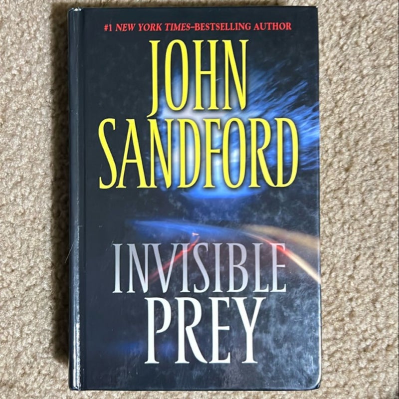 Invisible Prey (Large Print)