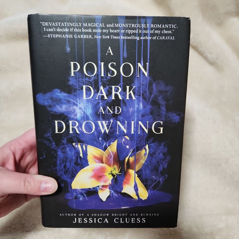 A Poison Dark and Drowning (Kingdom on Fire, Book Two)