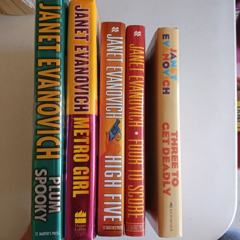 Janet Evanovich Hardcovers X 5: Stephanie Plum 3, 4, & 5, Plum Spooky, Metro Girl