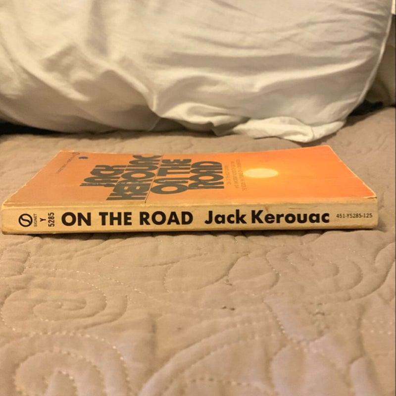 ON THE ROAD - Mass Market Paperback