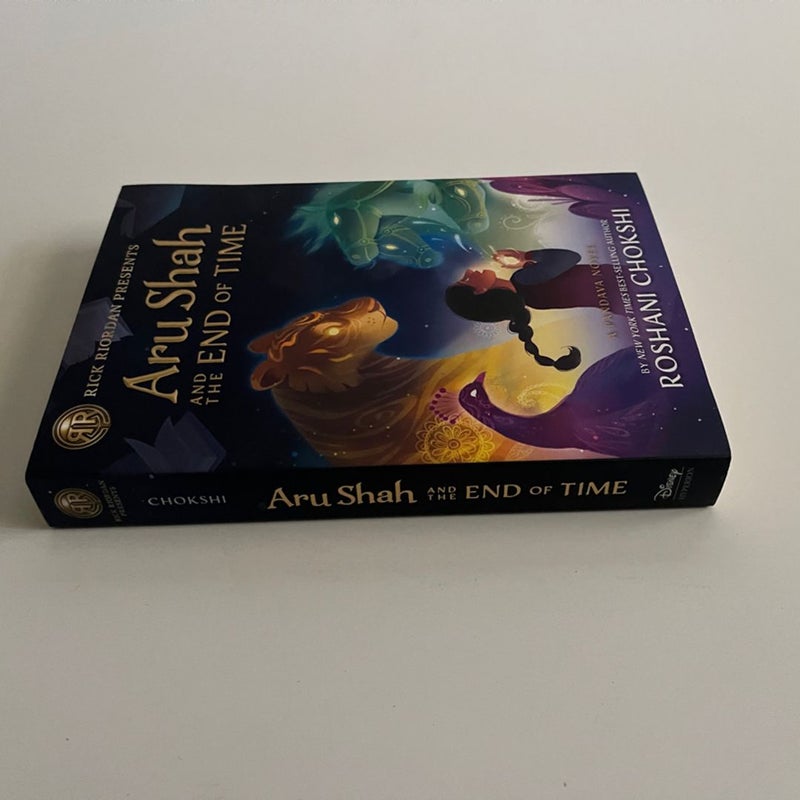 Aru Shah and the End of Time (a Pandava Novel Book 1) Paperback