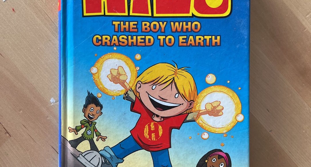 Hilo Book 1: The Boy Who Crashed to Earth: (A Graphic Novel): Winick, Judd:  9780385386173: : Books