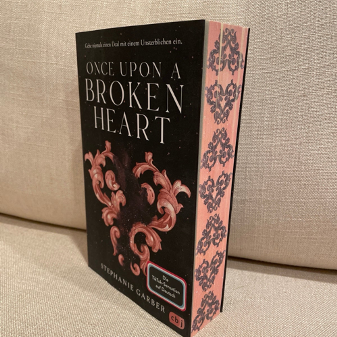 Once outlet Upon A Broken Heart Exclusive Sprayed Edge Edition Set