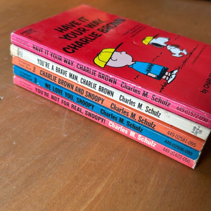 Peanuts Comic Books, Lot of 5