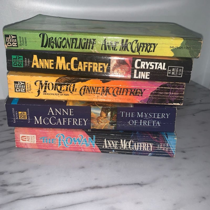A McCaffrey Book Lot of 5, sicience fiction Dragonflight The Rowan cristal line Crystal Line