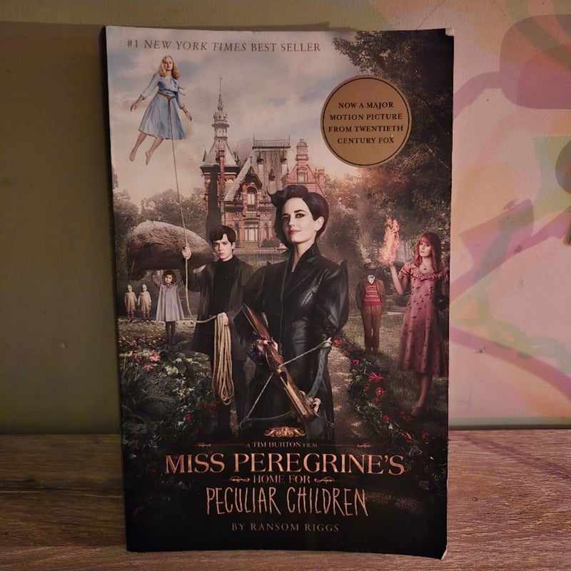 Miss Peregrine's Home for Peculiar Children (Movie Tie-In Edition)