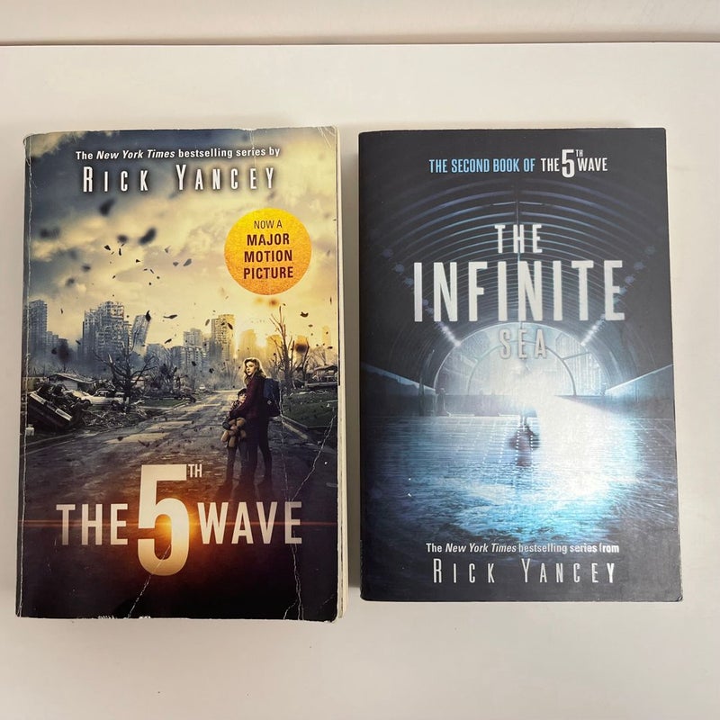 The Fifth Wave, The Infinite Sea Bundle