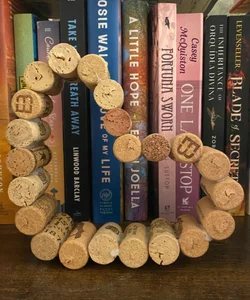 Wine Cork Heart: Bookshelf decoration.