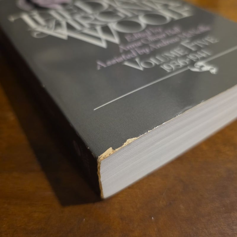 VINTAGE 1985 The Diary of Virginia Woolf, Volume Five (1936-1941) [Edited by Anne Olivier Bell, Assisted by Andrew McNeillie]