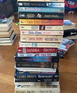 18 Sandra Brown books 