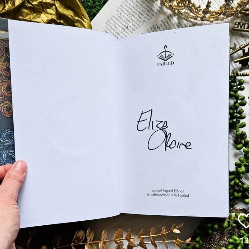 Fabled Exclusive *SIGNED * Of Blade and Wings