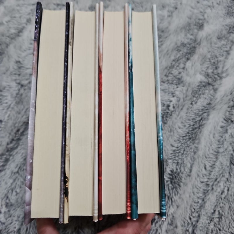 The Selection Series Books 1-4 (The Heir is signed)