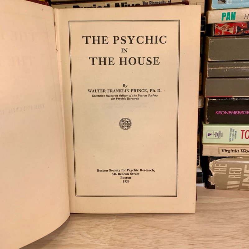The Psychic in the House by , Hardcover | Pangobooks
