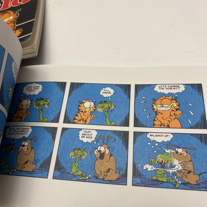 1980’s Garfield (4 Book) Bundle: Garfield Weighs In, Garfield Takes The Cake, Garfield Rolls On, & Here Comes Garfield) 