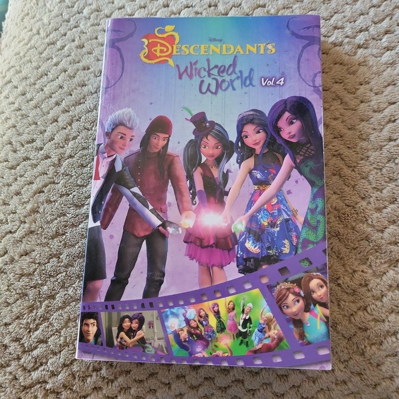 Disney Descendants Wicked World Cinestory Comic Vol. 4