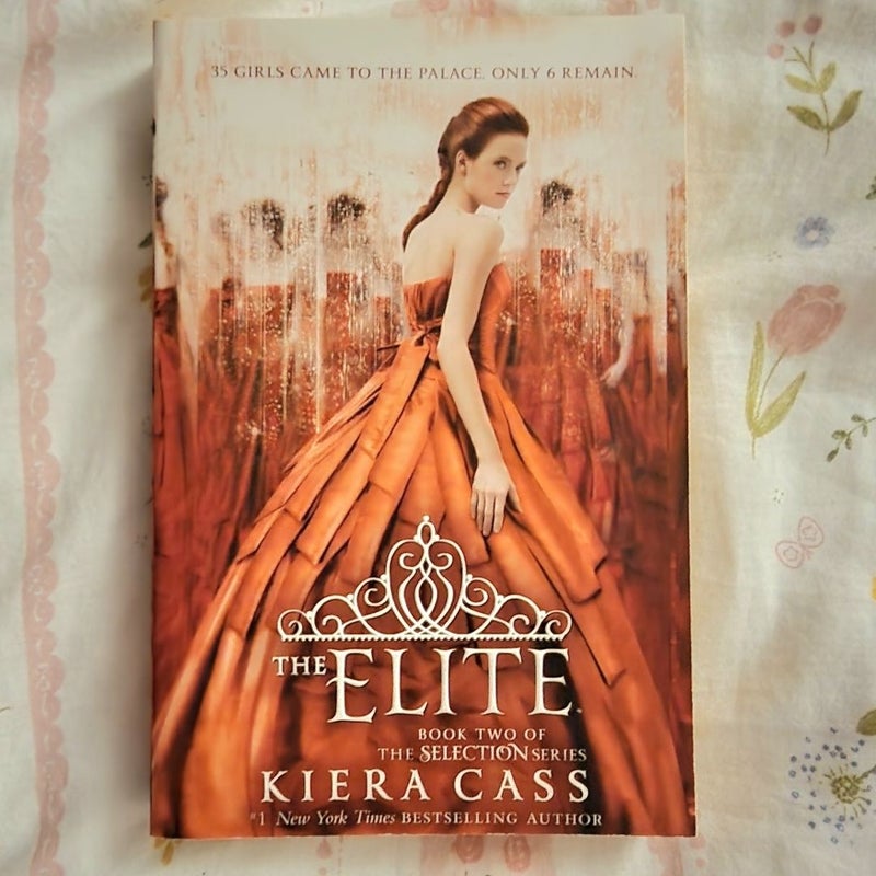 The Elite (Book 2 of The Selection) ✨️ LIKE NEW