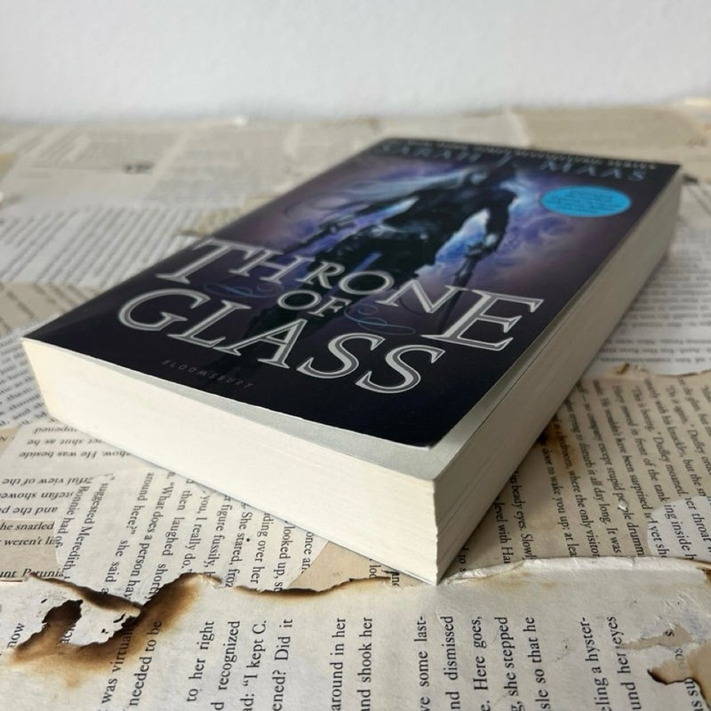 OOP Throne  of glass paperback original cover