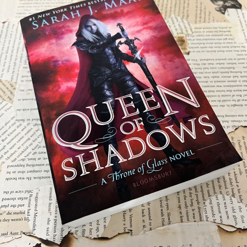 OOP Queen of shadows Sarah j mass paperback