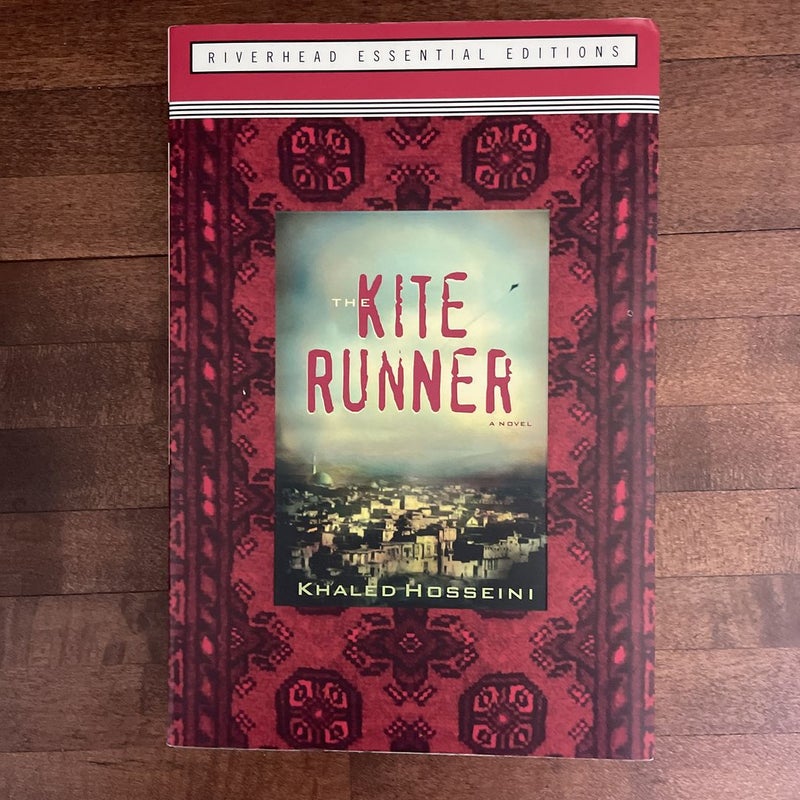 The Kite Runner (Essential Edition)