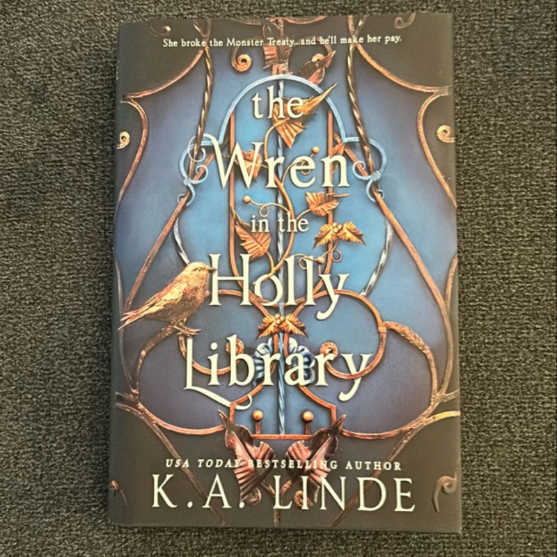 The Wren in the Holly Library (Deluxe Limited 1st Edition)