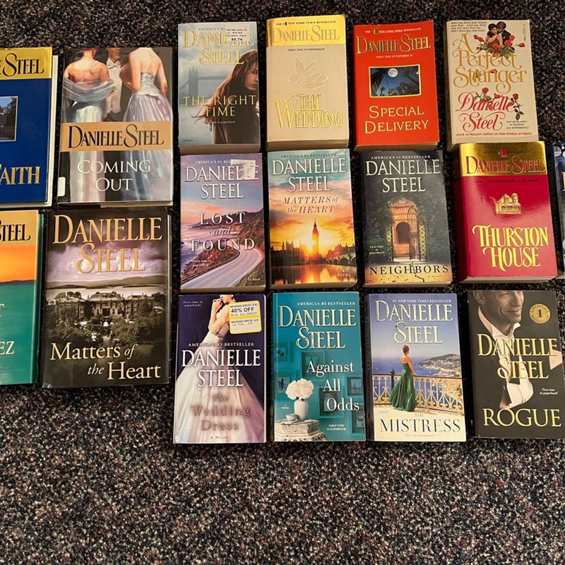 17 Danielle Steel Book Bundle