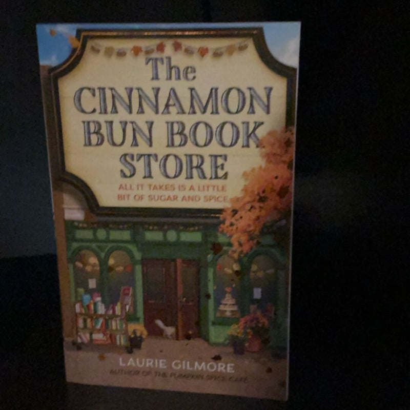 The Cinnamon Bun Book Store (Dream Harbor, Book 2)