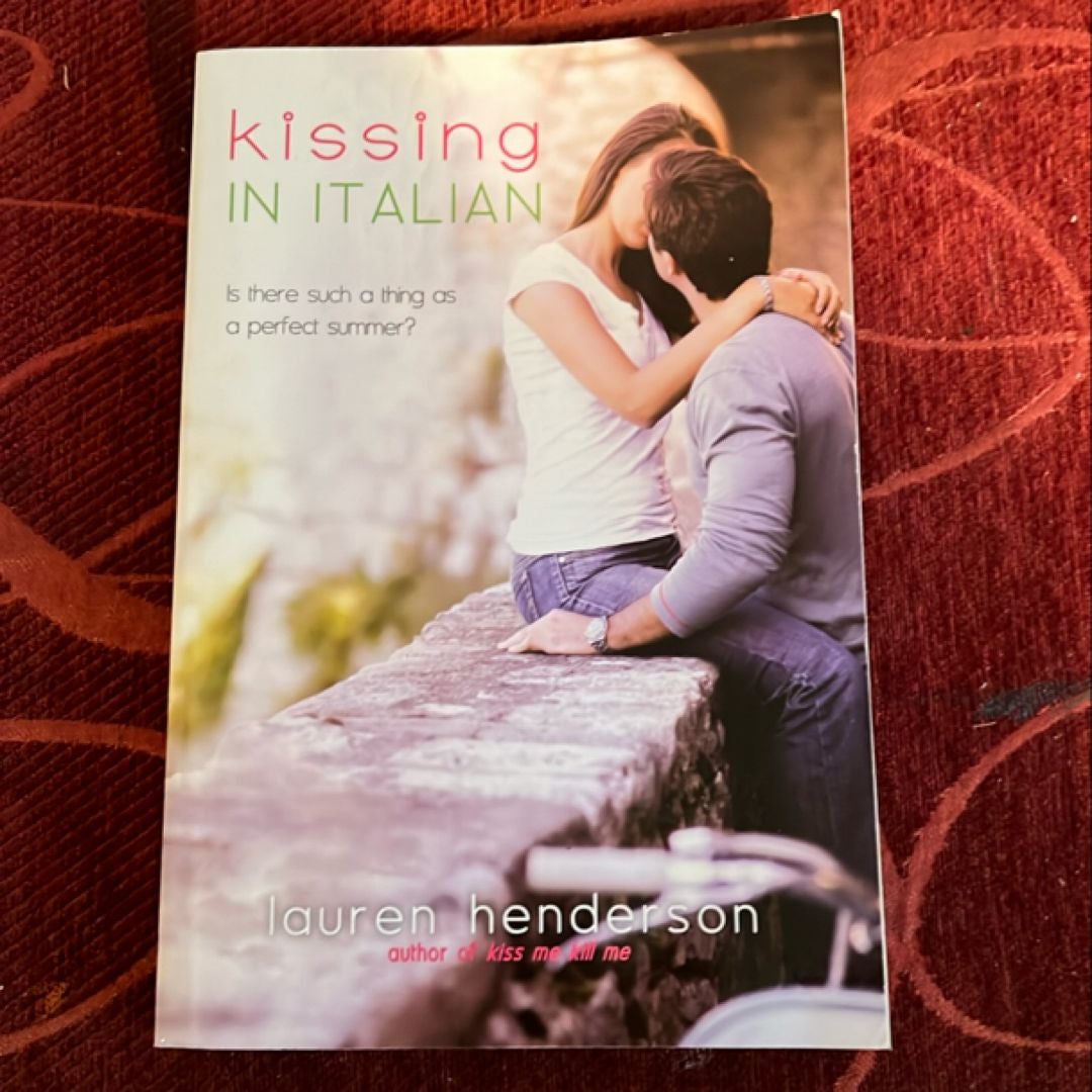 Kissing in Italian