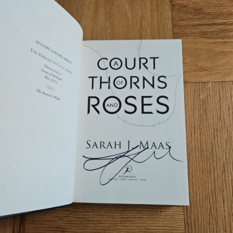 SIGNED FIRST EDITION A Court of Thorns and Roses