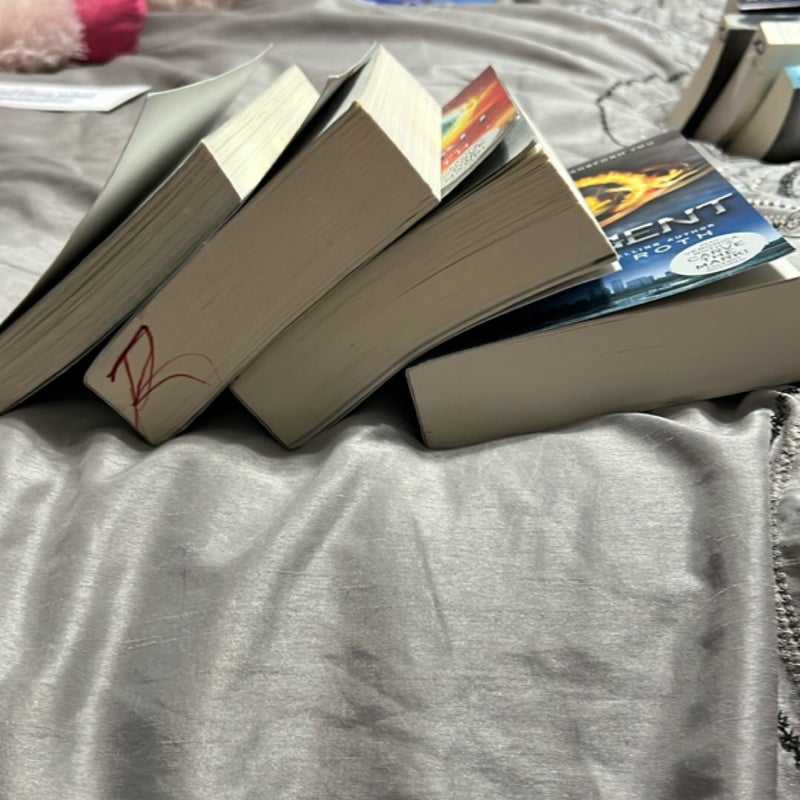 Divergent Series Four-Book Paperback Box Set