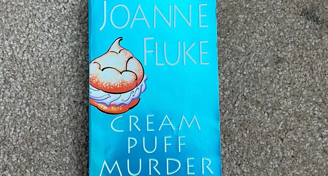  Cream Puff Murder (A Hannah Swensen Mystery): 9780758210234:  Fluke, Joanne: Books