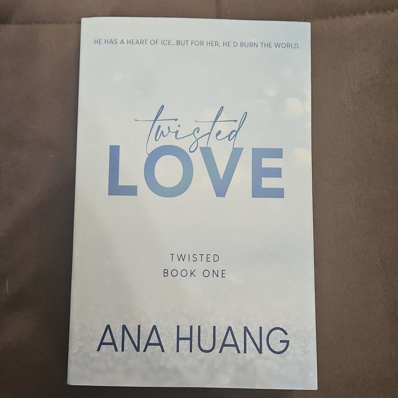 Twisted Love - Original cover *out of print* by Ana Huang, Paperback