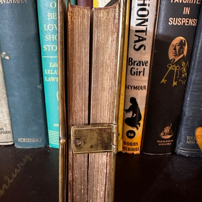 Holy bible 1804 Antique Clasp Hard Cover Book