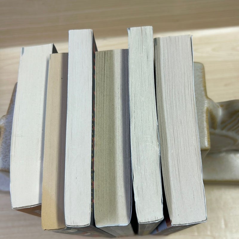 6 Maisie Dobbs Novel Paperback Bundle 